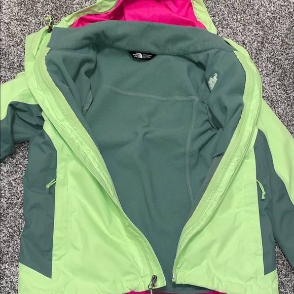 Women’s North Face Triclimate 3-in-1 Jacket - Picture 2 of 13
